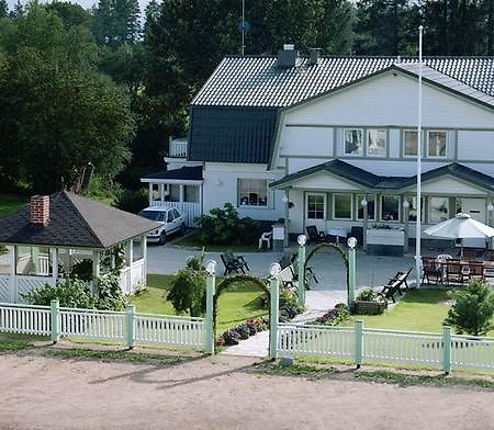 Maalaiskartano Pihkala Hotel Kestilä Exterior foto