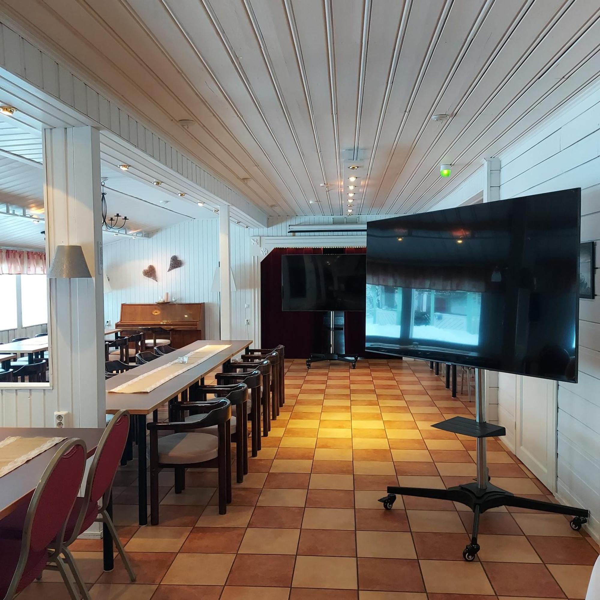 Maalaiskartano Pihkala Hotel Kestilä Exterior foto